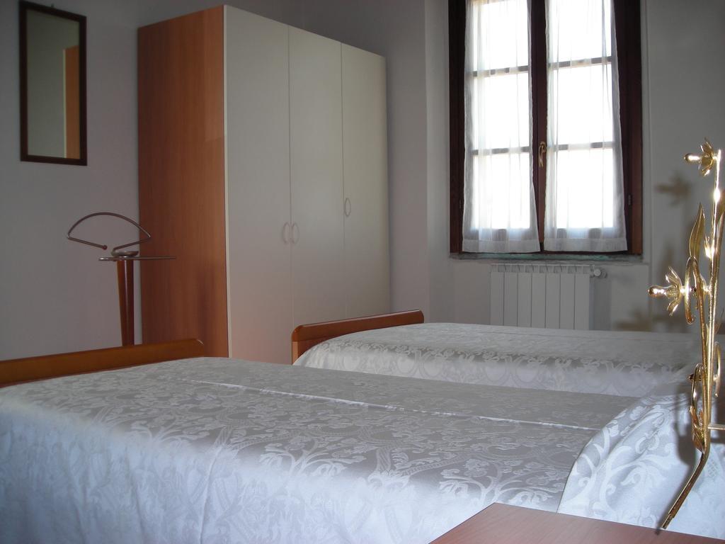 Ozzero Agriturismo Cascina Roma חדר תמונה